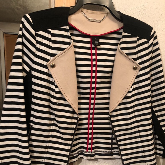 White House Black Market Jackets & Blazers - WHBM light blazer size 10